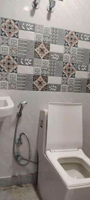 Furnished Amenities in 1 BHK Builder Floor at Neb Sarai – for Rent