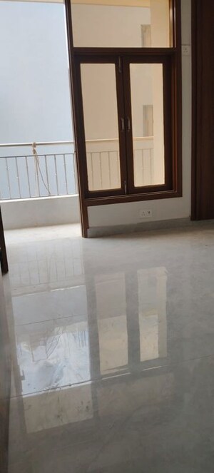 Room in 1 BHK Builder Floor at Neb Sarai – for Rent