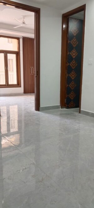 Room in 1 BHK Builder Floor at Neb Sarai – for Rent