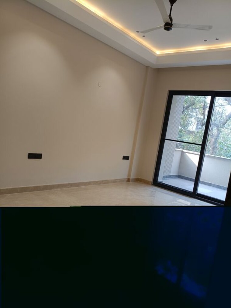 Room, sukhdev vihar 4 Bedroom 500 Sq.Yd. Builder Floor In Sukhdev Vihar Delhi 10478539