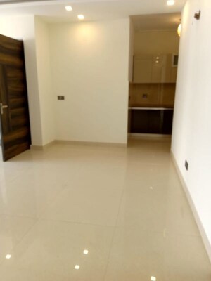 Room in 3.5 BHK Builder Floor at Ansal API Esencia, Sector 67 – for Rent