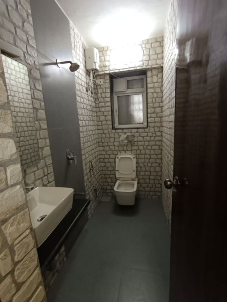 Bathroom, andheri west 2 Bedroom 715 Sq.Ft. Apartment In Andheri West Mumbai 10478590