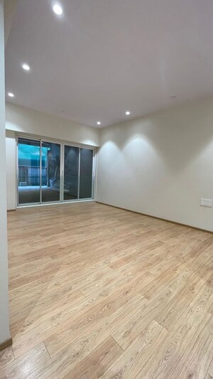 Room in 2 BHK Apartment at Sonam Indraneel, Mira Road – for Sale