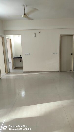 Room in 2 BHK Apartment at Ellisbridge – for Sale