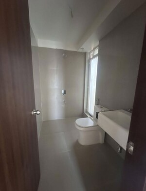 Building Lobby in 3.5 BHK Apartment at Indiabulls One Indiabulls, Pokhran Road No Two – for Rent