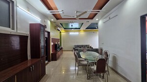 Team Area in 3 BHK Apartment at Prahlad Nagar – for Rent