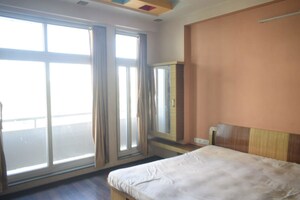 Room in 3 BHK Apartment at Prahlad Nagar – for Rent