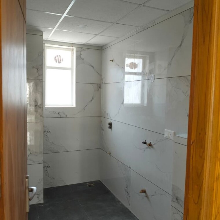 Bathroom, nagla road 3 Bedroom 2205 Sq.Ft. Apartment In Nagla Road Zirakpur 9609891