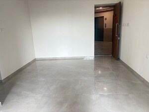 Room in 2 BHK Apartment at Sheth Auris Bliss, Malad West – for Rent