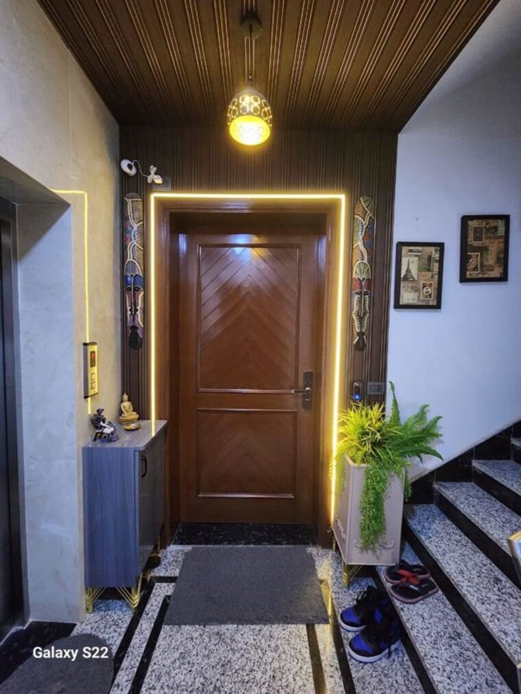 Entrance, sultanpur 3 Bedroom 170 Sq.Yd. Builder Floor In Sultanpur Delhi 10478687