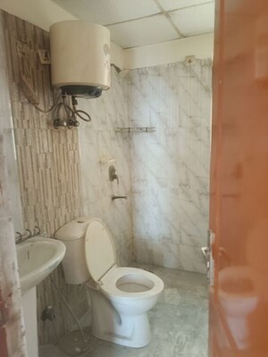 Bathroom in 3 BHK Apartment at Amrapali Silicon City, Sector 76 – for Rent