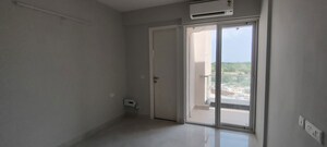 Room in 3.5 BHK Apartment at Sector 37d – for Rent