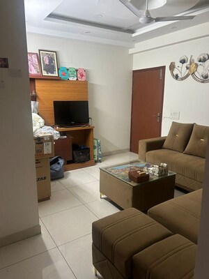 Team Area in 3 BHK Apartment at Amrapali Silicon City, Sector 76 – for Rent