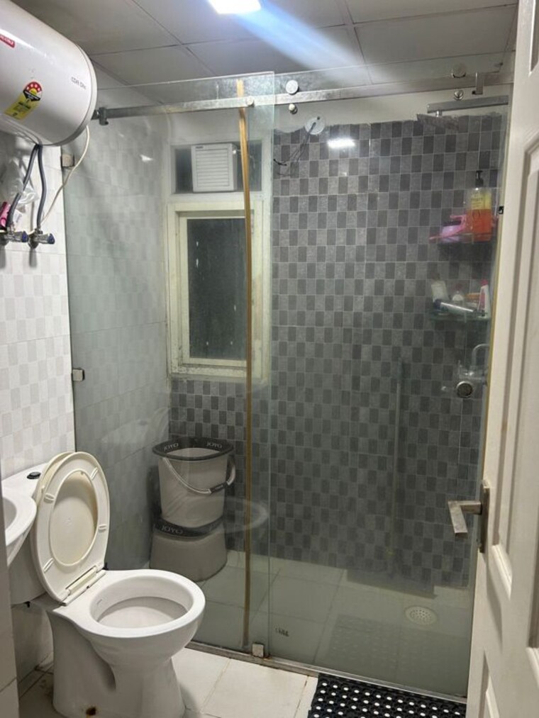 Bathroom, amrapali-silicon-city 3 Bedroom 1700 Sq.Ft. Apartment In Sector 76 Noida 10478719