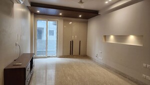 Room in 4 BHK Builder Floor at Vasant Vihar – for Rent