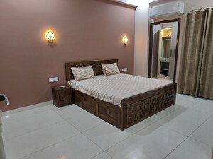 Bedroom in 3 BHK Builder Floor at Mansarovar Extension – for Rent