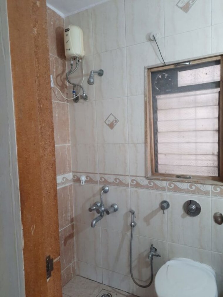Bathroom, harmony-horizons 2 Bedroom 700 Sq.Ft. Apartment In Ghodbunder Road Thane 10478756