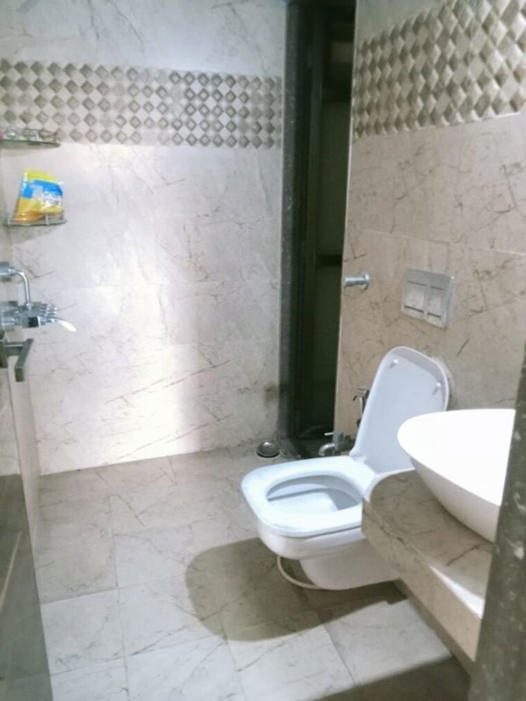 Bathroom, madhav-palacia 2 Bedroom 700 Sq.Ft. Apartment In Ghodbunder Road Thane 10478763
