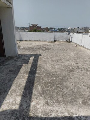 Plot Area in 2 BHK Apartment at Parsvnath Royale Floors, Uattardhona – for Rent