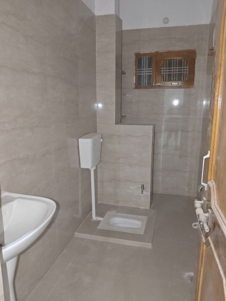 Bathroom, indira nagar 3 Bedroom 1500 Sq.Ft. Independent House In Indira Nagar Lucknow 10478797