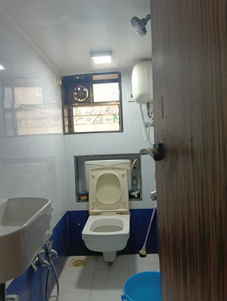 Bathroom, shivam-mamta 2 Bedroom 750 Sq.Ft. Apartment In Andheri West Mumbai 10478785