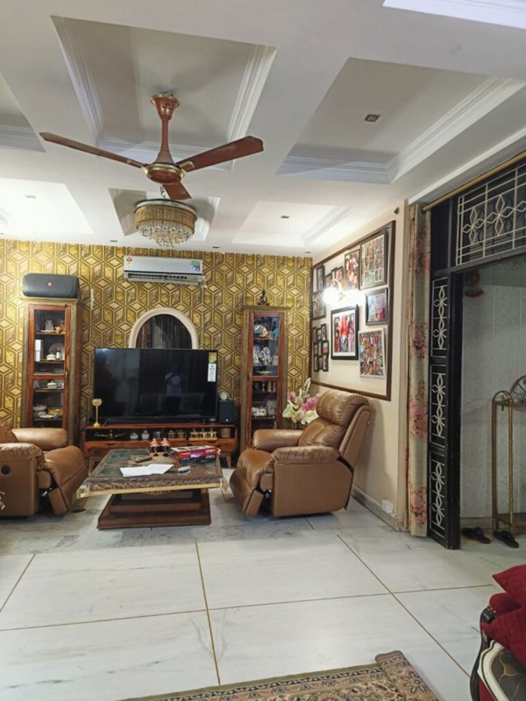 Living Room, panchsheel vihar 4 Bedroom 200 Sq.Yd. Builder Floor In Panchsheel Vihar Delhi 10478811