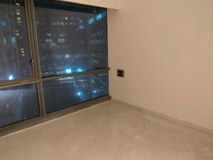 Room in 3 BHK Apartment at One Lodha Place, Lower Parel – for Rent