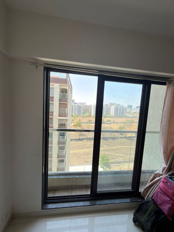 2 BHK 700 Sq.Ft. Apartment in Kohinoor Sapphire 3