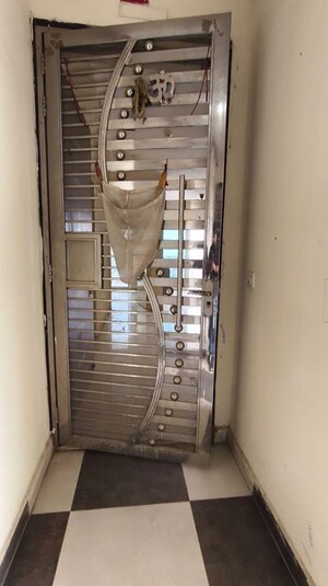 3 BHK Apartment – Entrance View at Gaur City 7th Avenue, Sector 4 Greater Noida - for Rent