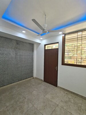 Room in 2 BHK Builder Floor at Indrapuram – for Sale