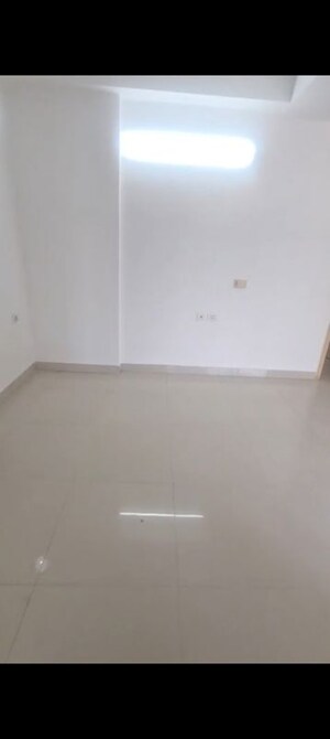 Room in 3 BHK Apartment at SVP Gulmohur Residency, Indrapuram – for Sale