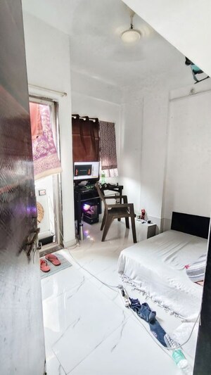 Bedroom in 2.5 BHK Apartment at Anand Park, Wadgaon Sheri – for Rent