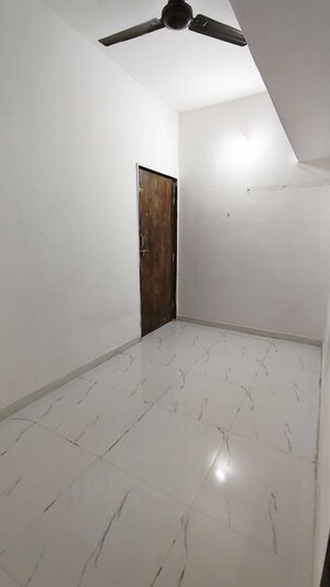 Study Room in 2.5 BHK Apartment at Anand Park, Wadgaon Sheri – for Rent