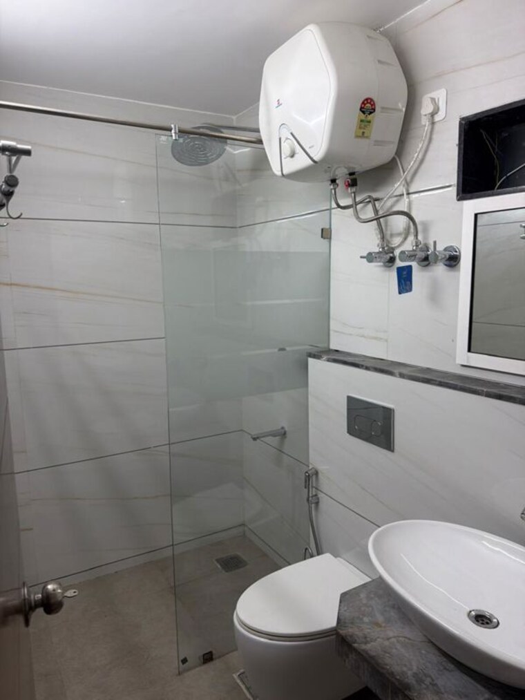 Bathroom, jakhan 3 Bedroom 2800 Sq.Ft. Builder Floor In Jakhan Dehradun 10479032