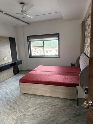 Bedroom in 3 BHK Builder Floor at Jakhan – for Rent