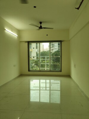 Room in 2.5 BHK Apartment at Varad Heights, Tilak Nagar – for Rent