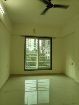 Room in 2.5 BHK Apartment at Varad Heights, Tilak Nagar – for Rent