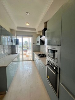 3 BHK + Pooja Room Builder Floor For Rent in Unitech South City II