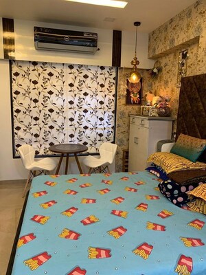 Living Room in 1 BHK Apartment at Navjeevan Society, Chembur – for Rent