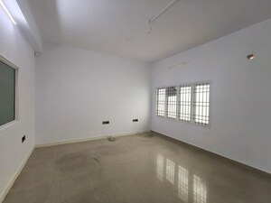 Room in  Office Space at Kadavanthara – for Rent