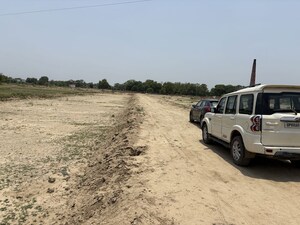   Plot at Pindra – for Sale