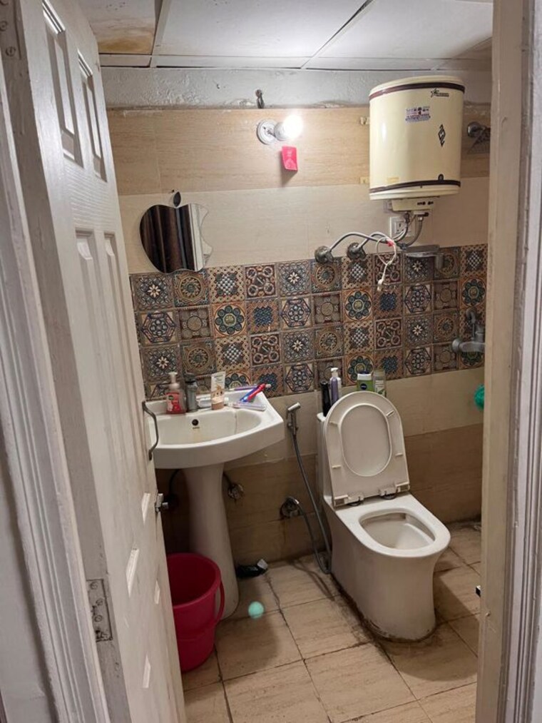 Bathroom, mahaluxmi-migsun-ultimo 2 Bedroom 1005 Sq.Ft. Apartment In Omicron Iii Greater Noida Greater Noida 10479172
