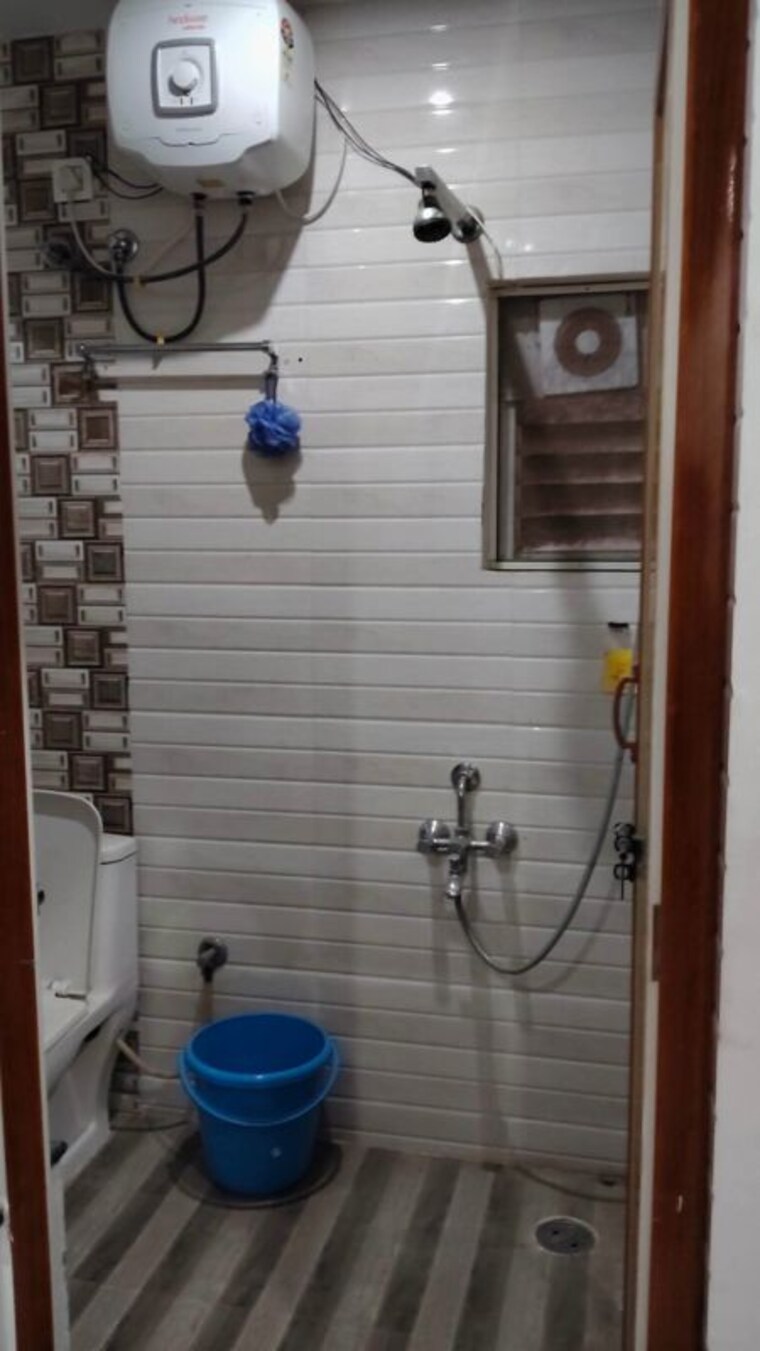 Bathroom, adithya-nilaya 1 RK 350 Sq.Ft. Apartment In Kadubeesanahalli Bangalore 10479215