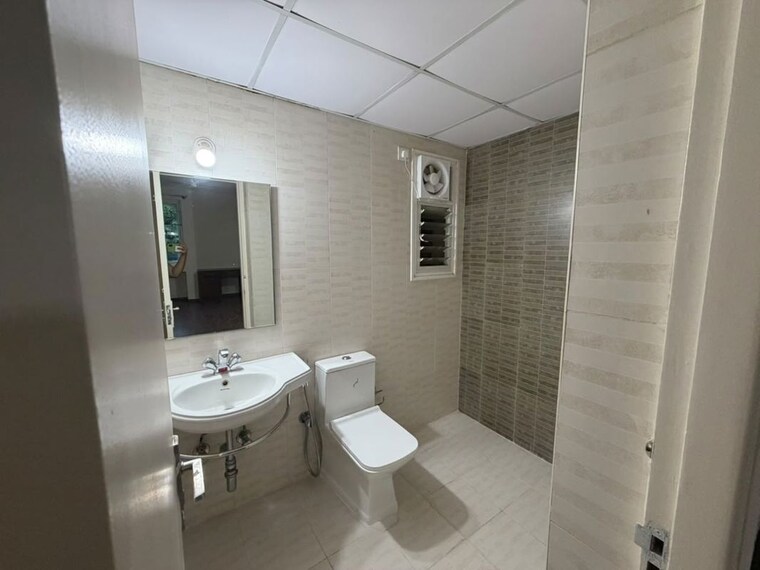Bathroom, brigade-courtyard 3 Bedroom 1580 Sq.Ft. Apartment In Jalahalli Bangalore 10479226