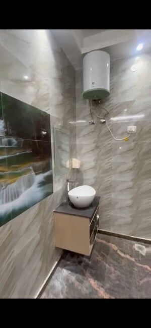 Bathroom in 1 RK Builder Floor at Sector 21c – for Rent