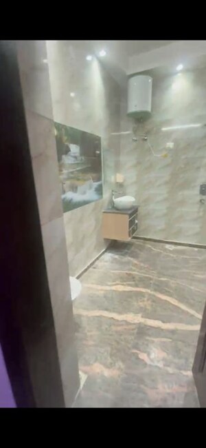 Bathroom in 1 RK Builder Floor at Sector 21c – for Rent