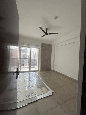 2 BHK Apartment For Rent in Arihant Ambar, Sector 1 Greater Noida