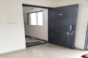 1 BHK Apartment – Entrance View at Kamgar Putala Vasahat - for Rent