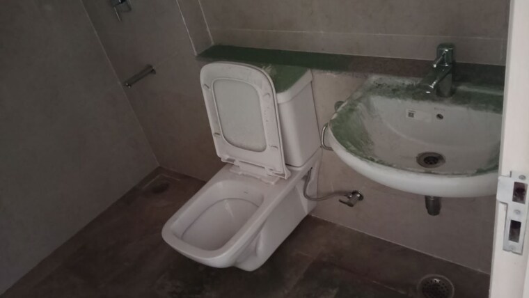 Bathroom, eldeco-live-by-the-greens 2 Bedroom 1404 Sq.Ft. Apartment In Sector 150 Noida 10479274