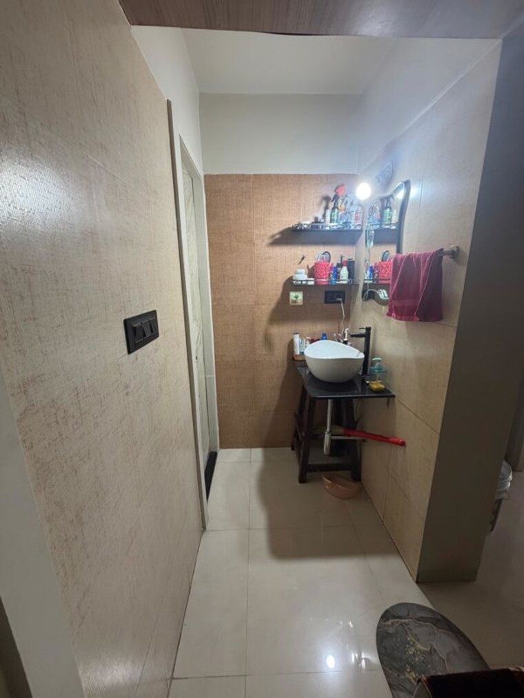 Bathroom, kalpataru-estate-building-8 2 Bedroom 1000 Sq.Ft. Apartment In Pimple Gurav Pune 10479300